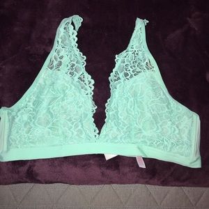 Bralette with clasp